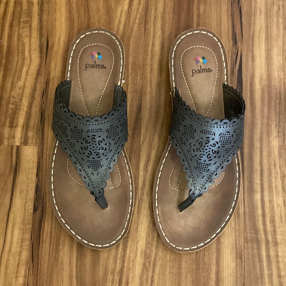 Women’s sandals size 9